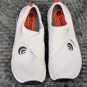 Topo Athletic Vibe Recovery Slip-On Shoes OrthoLite White/Black US 10